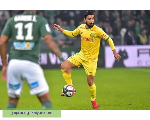 足球新秀大赏评选热度持续升温，年轻球员备受关注